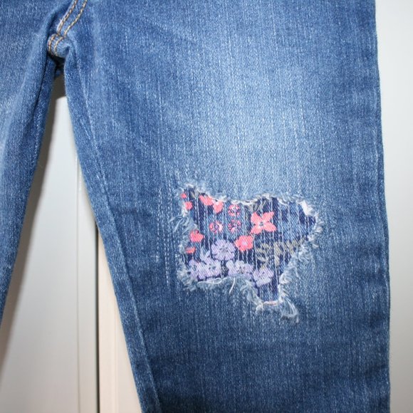 4/$20 OshKosh baby girl distressed jeans 12 months - Picture 2 of 11